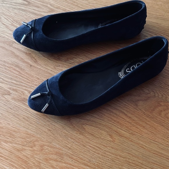 TODS Tod's Dark Navy Blue Suede Ballerina Ballet Flats Almond Toe Tassels - Picture 4 of 7